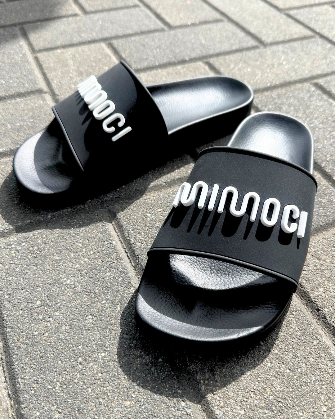 MIMC SLIDE  - BLACK WHITE